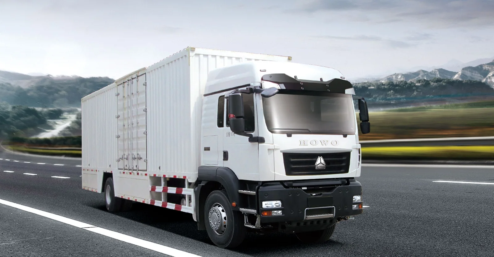 SINOTRUK HOWO TX 4x2 box cargo truck for regional distribution